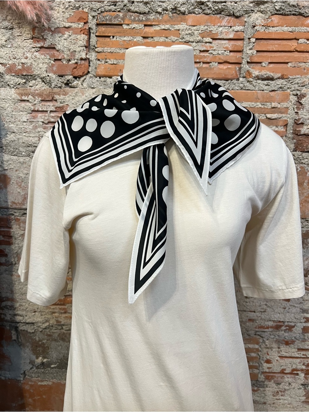 Vintage Vera Neumann silk triangle shape blk & white scarf to wear so many ways
